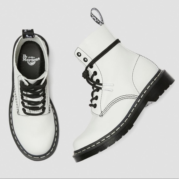 NEW DR MARTENS PASCAL VIRGINIA LEATHER BLACK WHITE 1460 BOOT SHOE AUTHENTIC - Picture 7 of 8